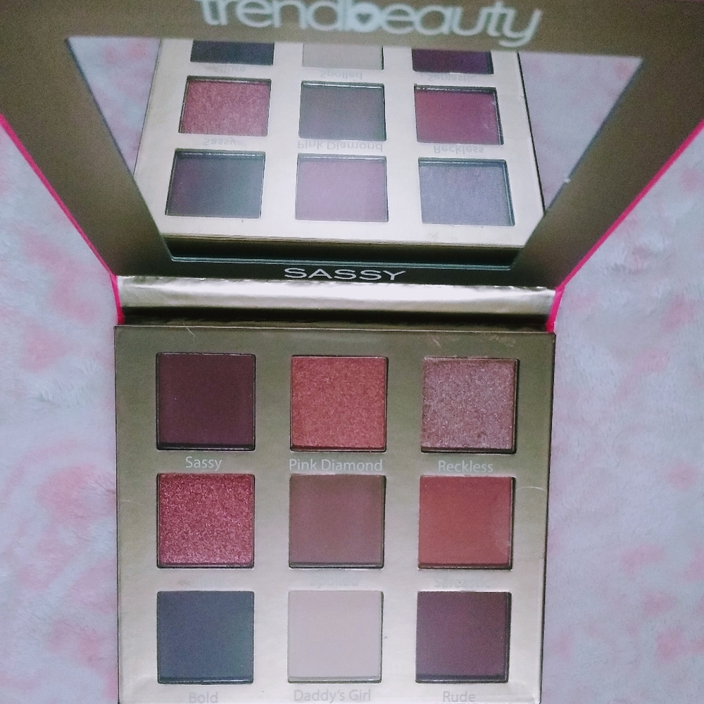 Boss Babe eyeshadows